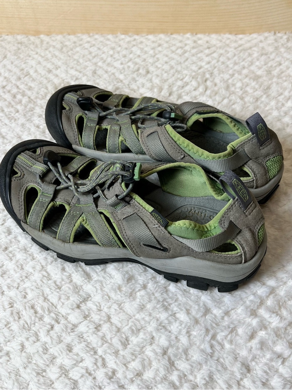 KEEN Newport H2 Women’s Gray & Green Closed-Toe Hiking/Water Sandals Outdoorsy